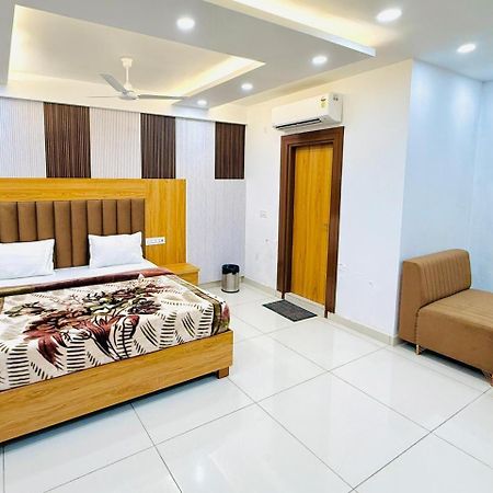 Hotel Swagat Residency Sohana Bagian luar foto