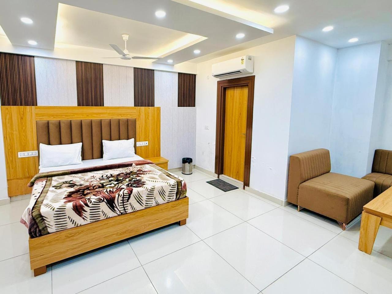 Hotel Swagat Residency Sohana Bagian luar foto